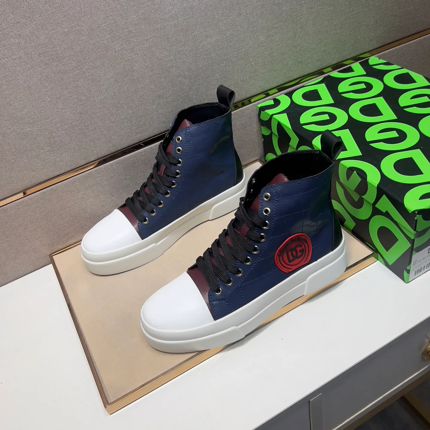 ⬛️Men's shoes 💰p440【DG～】Men's casual high-top shoes 2025z cabinet sales simultaneously 🔶Size: 38-44#️⃣ 🔷1 color🔜The upper is made of multi-material splicing ➕Genuine leather lining, comfortable and breathable, sole: original comfortable and wear-resistant outsole, ⚠️real thing📱photographed🎬real thing is better📢📢📢